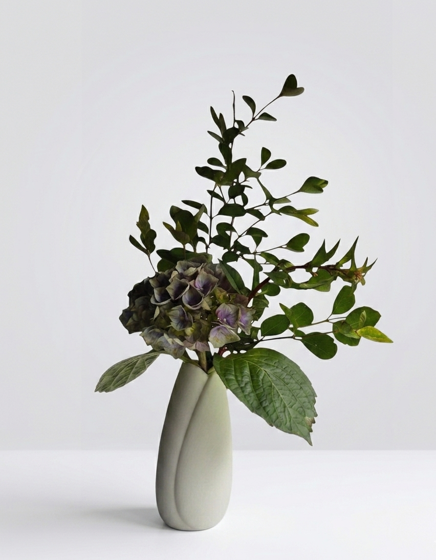 Quiet Garden | Mood-Tone Hydrangea & Wild Foliage